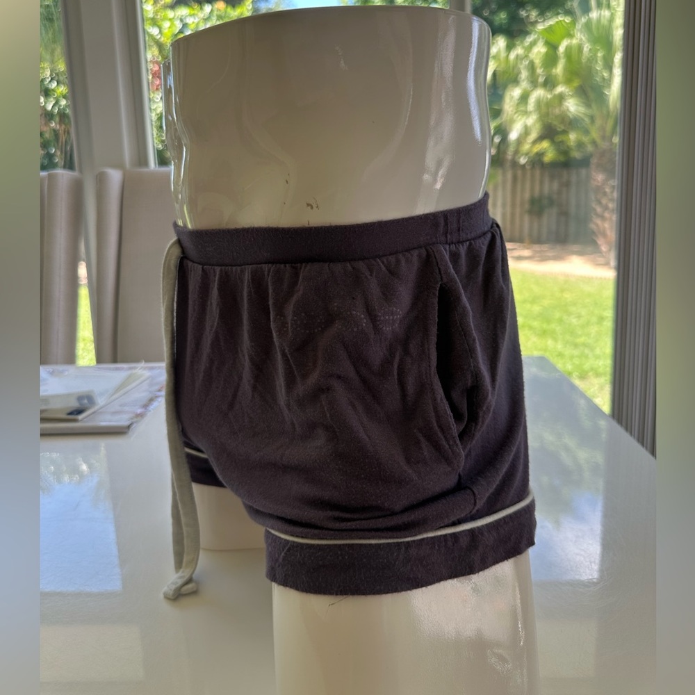Ladies shorts 🩳 - Picture 6 of 10
